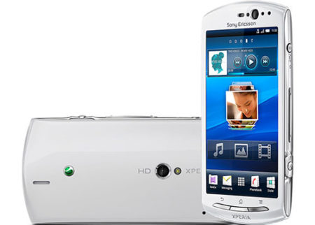 Xperia Neo V review: all gloss