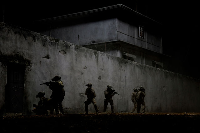 Navy Seals stack up to breach Bin Laden’s compound