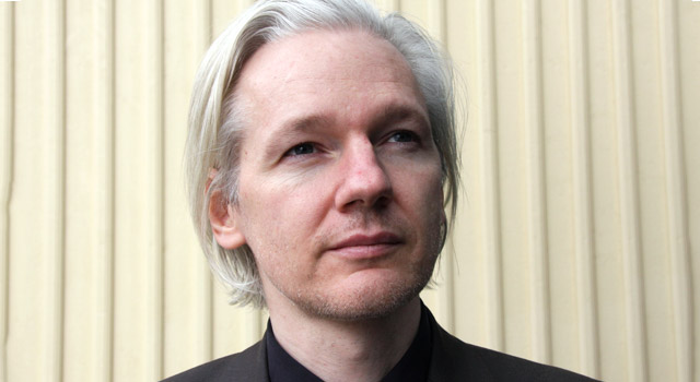 Julian-Assange--640