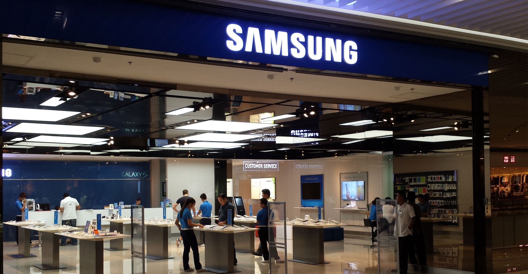 Weak smartphone demand hits Samsung profits TechCentral