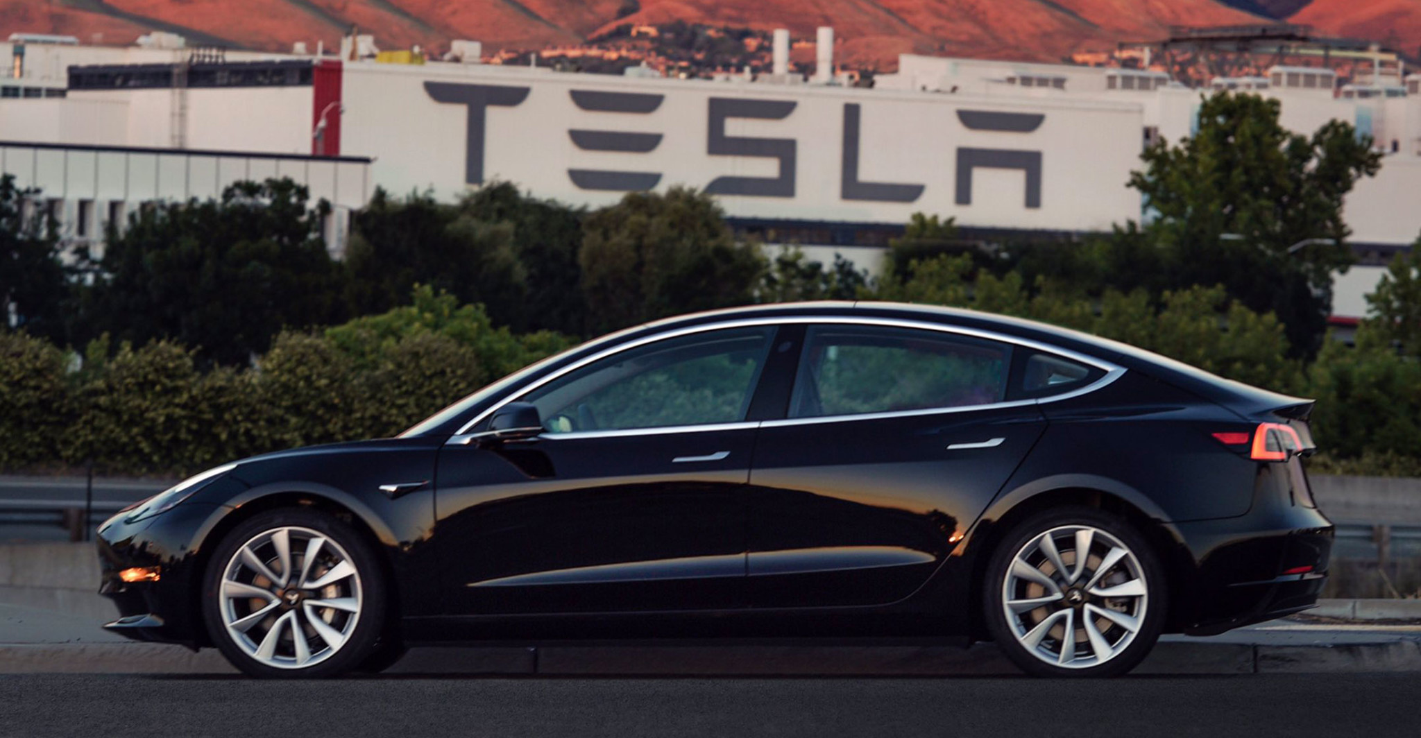 Tesla euphoria powers equity boom for electric imitators - TechCentral