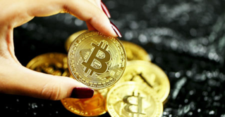 Earn risk-free arbitrage returns from cryptocurrency trading