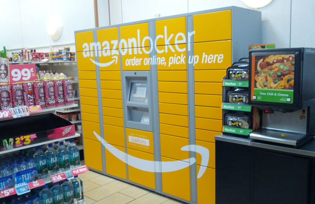 An Amazon locker in a convenience store in New York (image: Adam Matan)