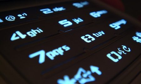 Majority of S Africans say cellphone costs excessive