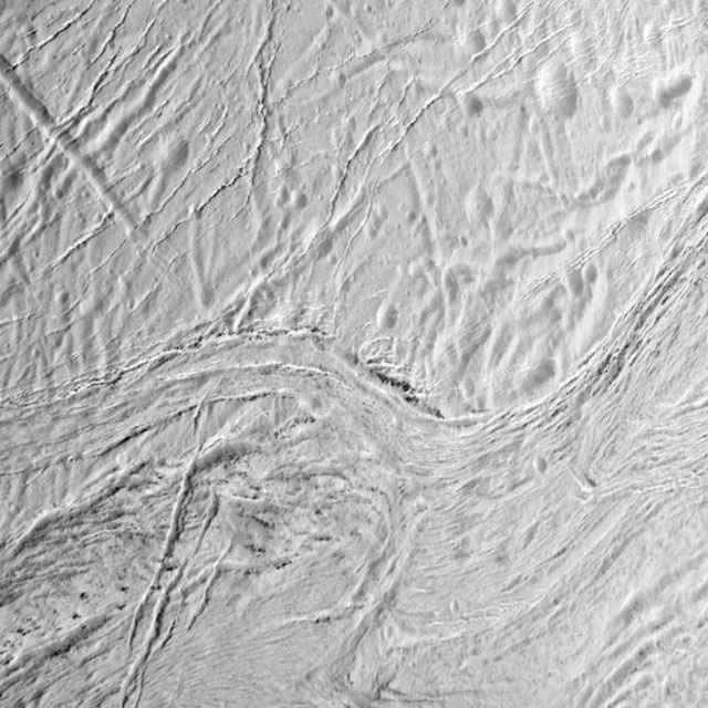 The surface of Enceladus. Nasa/JPL-Caltech/Space Science Institute, CC BY-SA