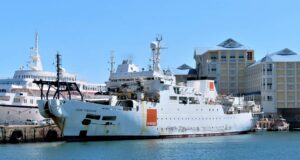 The lone ship guarding Africa's internet - Léon Thévenin