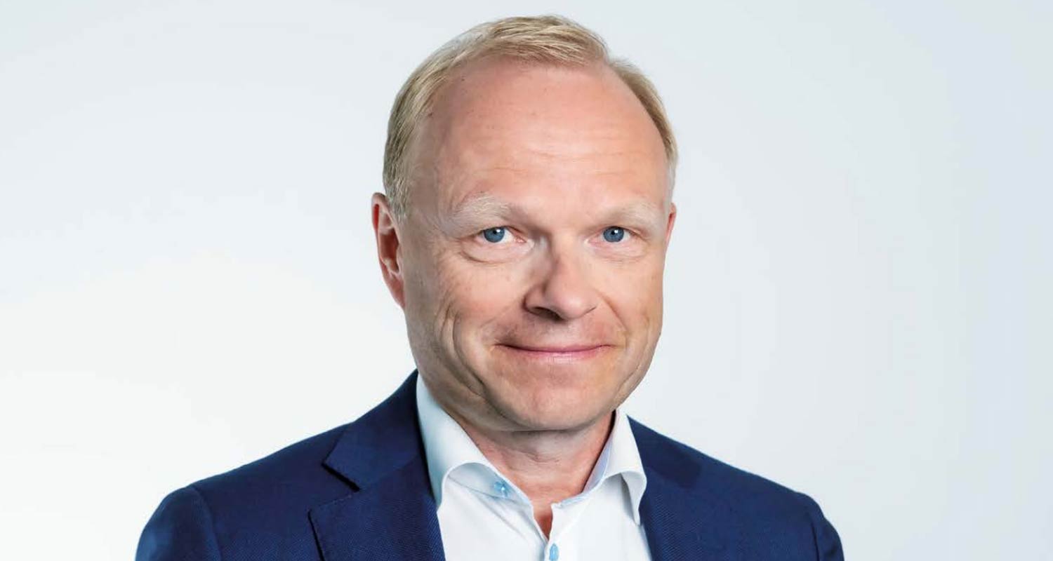 Nokia CEO makes world's first 'immersive' phone call - Pekka Lundmark