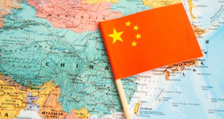 Chinese premier takes aim at AI 'monopoly'