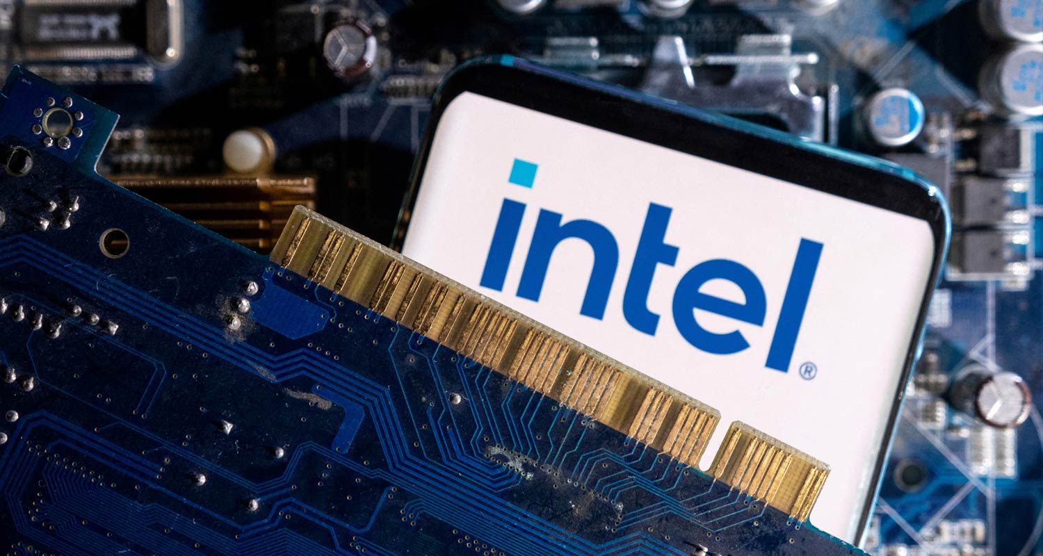 Intel shareholders sue chip maker after stock crash