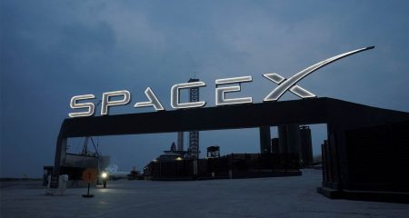 Trump eases rocket rules, boosting Musk's SpaceX