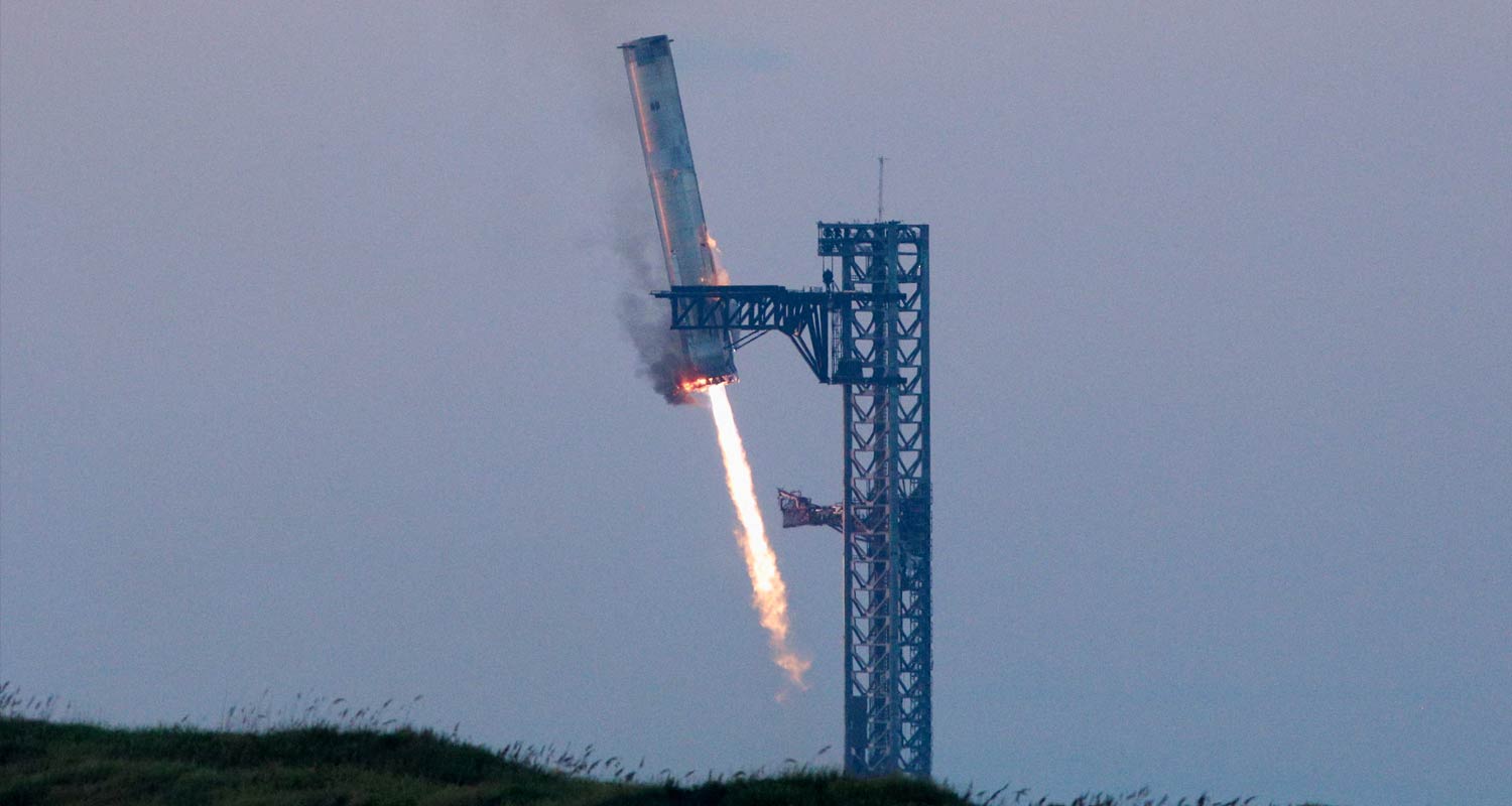 Watch | SpaceX catches giant Starship booster