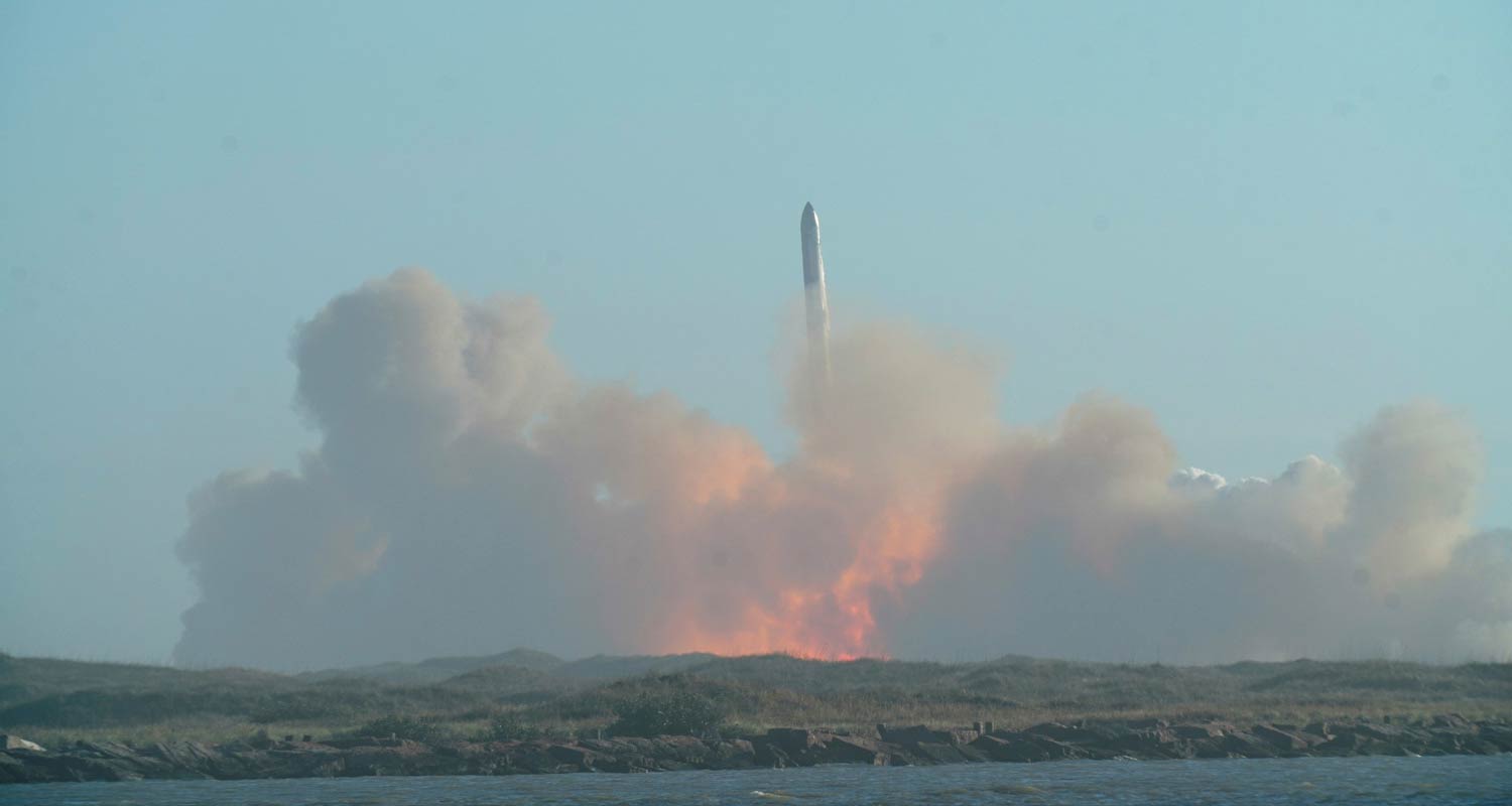 Starship explodes in flight test, forcing airlines to divert