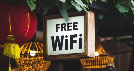 Turf war over spectrum: Wi-Fi industry rallies against mobile lobby