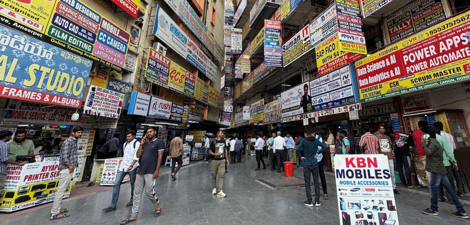 India's call centre jobs are vanishing as AI chatbots take over