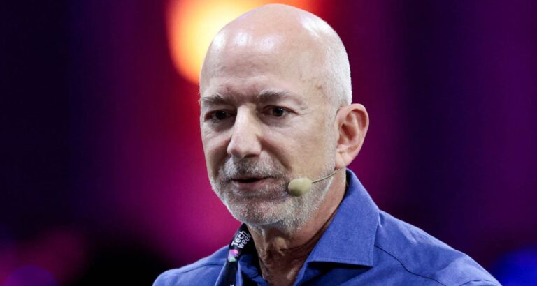 Amazon set to take another shot at the smartphone market - Jeff Bezos