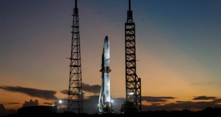 Bezos unveils monster rocket: New Glenn 9x4 set to dwarf Saturn V