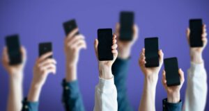 Smartphone market hit by deepening memory crisis