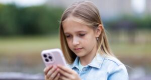 Global crackdown on children's screen time gathers pace
