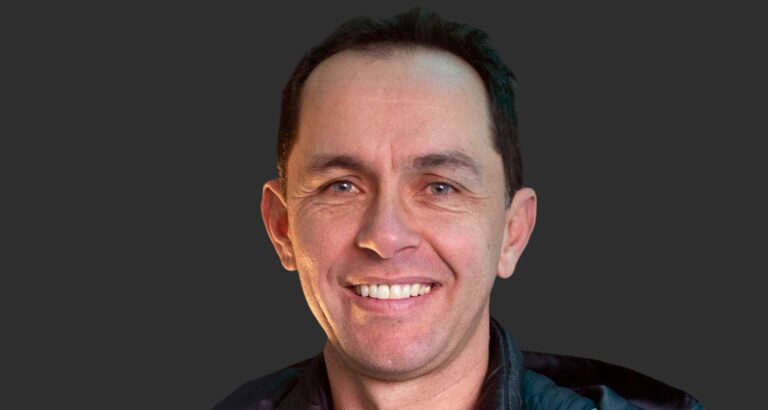 Gigabit fibre arrives in Joburg township for R5/day - Alan Knott-Craig